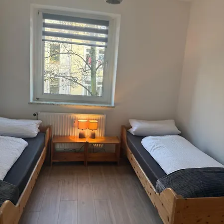 3 #netflix &wlan &kaffee Maschine & Zentral & 500m Innenhafen & 2 Min U Bahn * Duisburgo