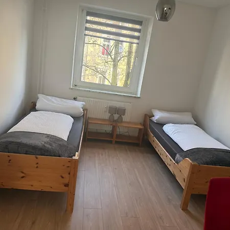 3 #netflix &wlan &kaffee Maschine & Zentral & 500m Innenhafen & 2 Min U Bahn Apartamento