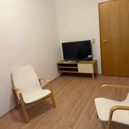 3 #netflix &wlan &kaffee Maschine & Zentral & 500m Innenhafen & 2 Min U Bahn * Duisburgo